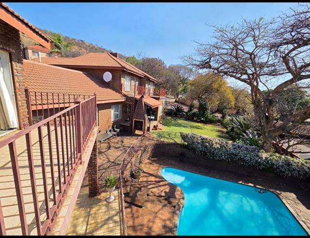 5 BEDROOM HOUSE FOR SALE IN MAGALIESKRUIN